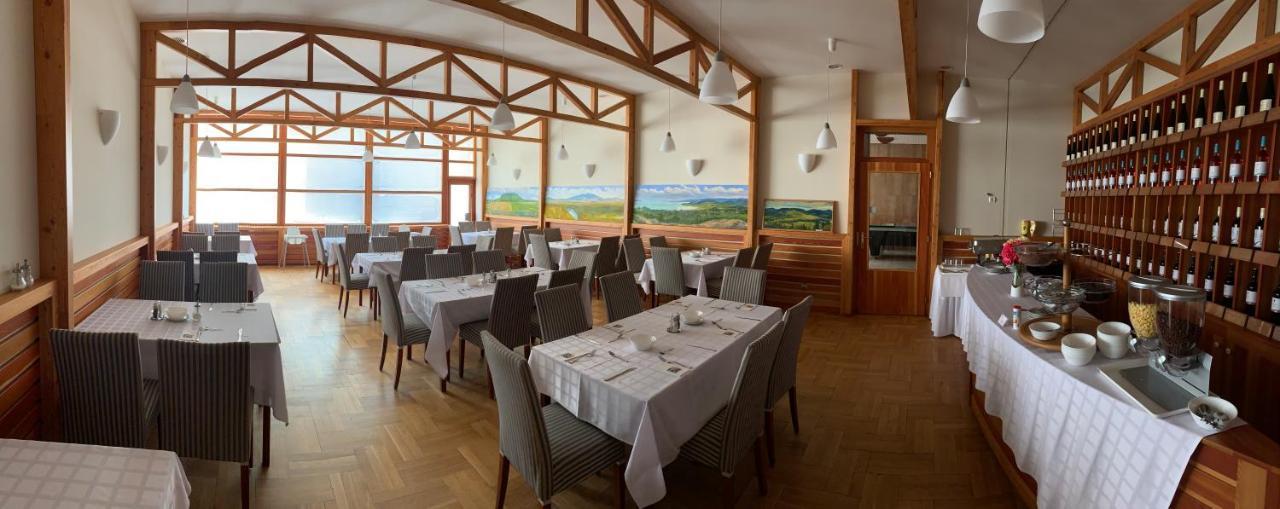 Riviera Park Hotel Балатонфёльдвар Экстерьер фото