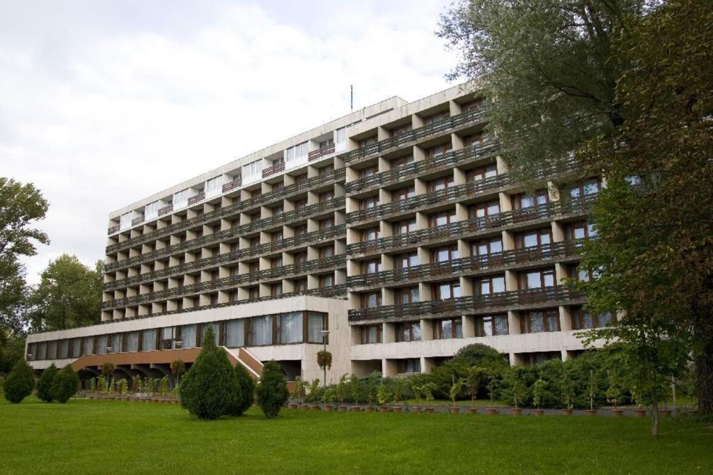 Riviera Park Hotel Балатонфёльдвар Экстерьер фото